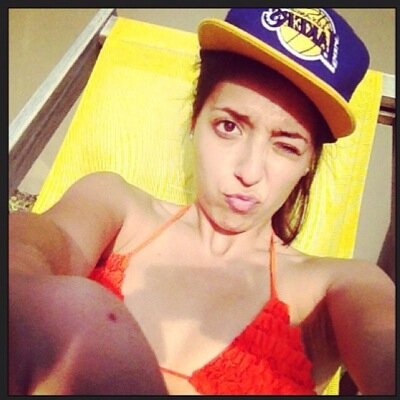 MartilleraYCorredoraPublica.FuturaAbogada.Sagitariana,caprichosa.Si te digo que sos mi sueño,no me creas tengo muchos.Cacho mi único amor.Adicta a las pringles.