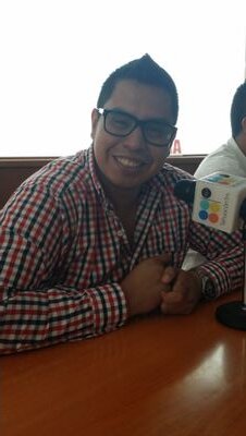 Tehuacanero trabajador, amante de la música, buen amigo, un poco geek y con un  magnifico sentido del humor. Todo esto comprobable ;)