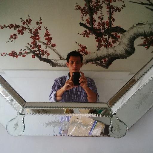 we are manufacture of glass craft, venetian mirror, antiquedvrnetianmirror, and furniture mirror from Indonesia.