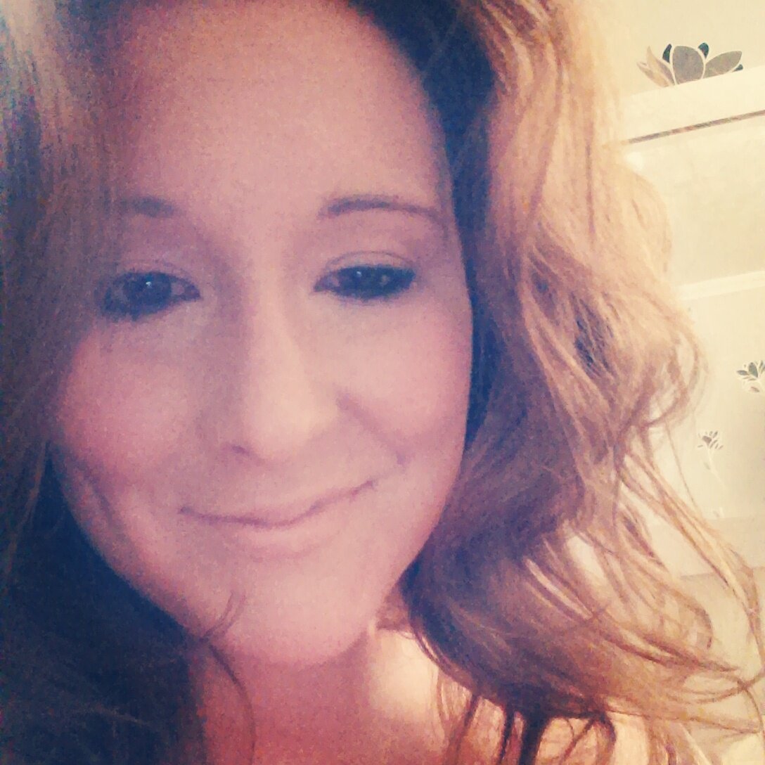 AshleighDavids3's profile picture. 26 single and loving life :)