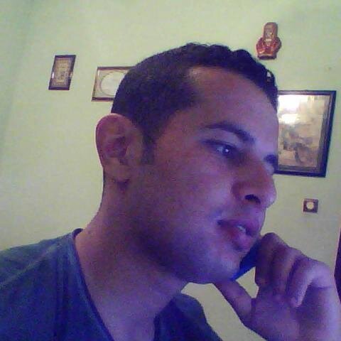 slt ts l monde, 
j sui un etudiant, 23ans , biologie ,