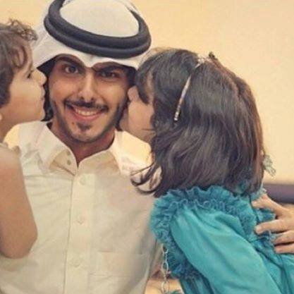 يمأآني وأقولــهـا بالوجهہ ماني رمنسيٌ
ماجيت أضيع لبنات الحمايل شرفهاُ