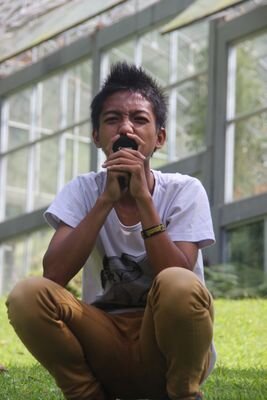 BERLAWAN ATAU PUNAH