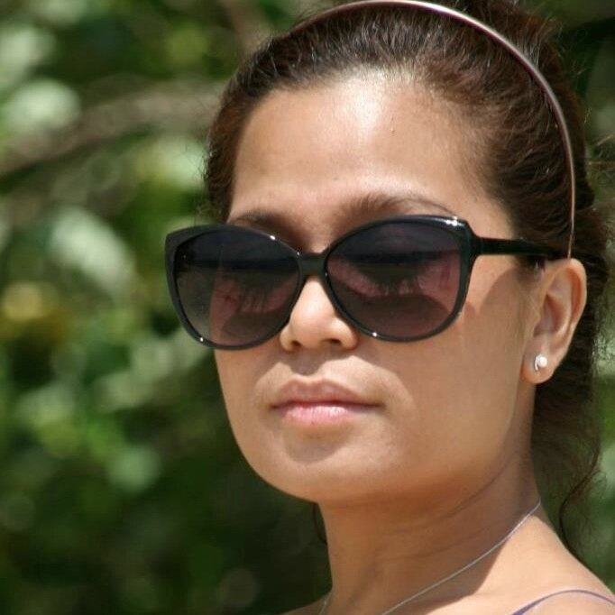 Salon Owner in Dubai. Freelance Social Media Executive. Producer.