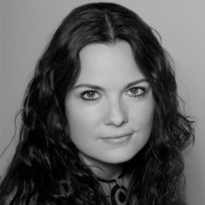 cantante y compositora.