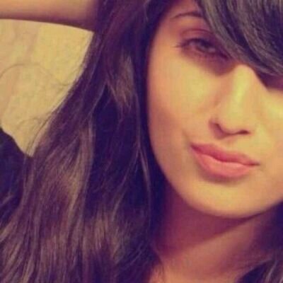 وان وصفتك بالقليل المختصر في عيني انت غير والله ف عيوني كملك