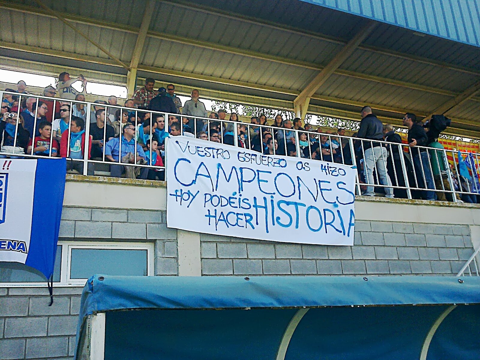 Ultras del CD De Sariñena, con la funcion de querer animar todos los partidos de liga. Vamos Sariñena!!