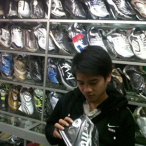 Jual Sepatu  impor online Berkualitas  Bandung  | Follow  BB 29F0B8F6| -WA 089635279581-081321069108