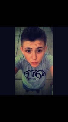 Nicholas Mcdonald ❤ ❤ followed 8/2/14 and seen live 3/3/14 he makes me proud to be Scottish such a proud nickster hes perfect in everyway possible ❤❤