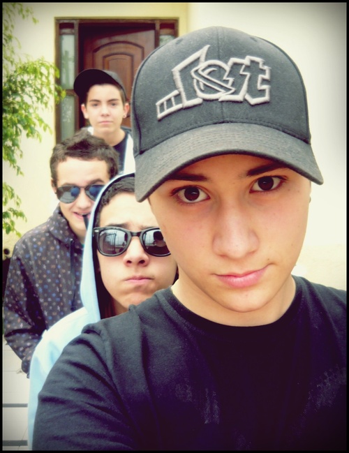 banda de pop rock / tudo se baseia em alegria pode se dizer vai