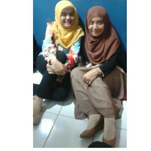 Kesempurnaan hanya milik Allah SWT | Bercita2 menjadi istri shalihah dan ibu yg baik untuk anak :) | owner @handiyshop