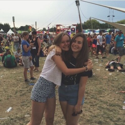 destielnouis's profile picture. guns hidden under our petticoats