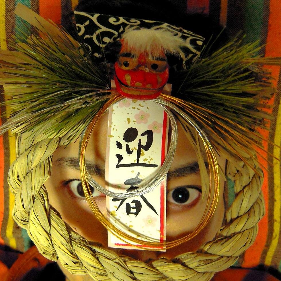 悪人に非ず。性格が陰気ということは無いし体も弱からず。決してイイ歳コいて無いし、キモくない。低学歴、低収入、天邪鬼で悪趣味なド助平、且つ怠け者だなんてことも無い。ウソも吐かない。