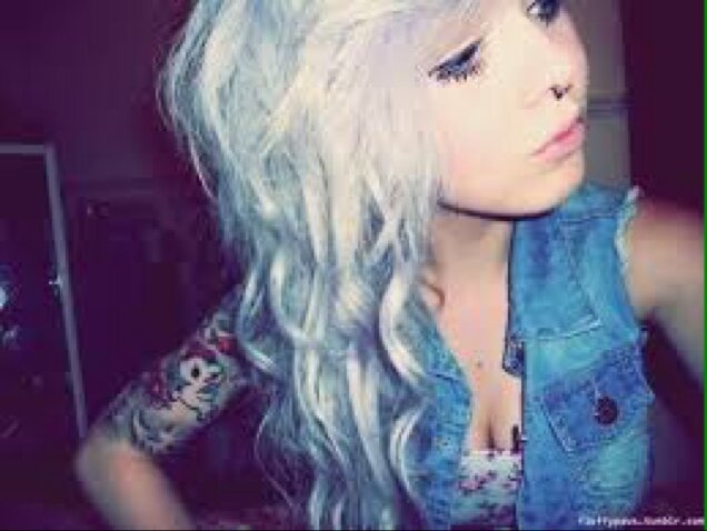 Photographer, I like alcohol, Julianna and sex.21 . @Juliannasofly is my favorite friend{I just love turtles}