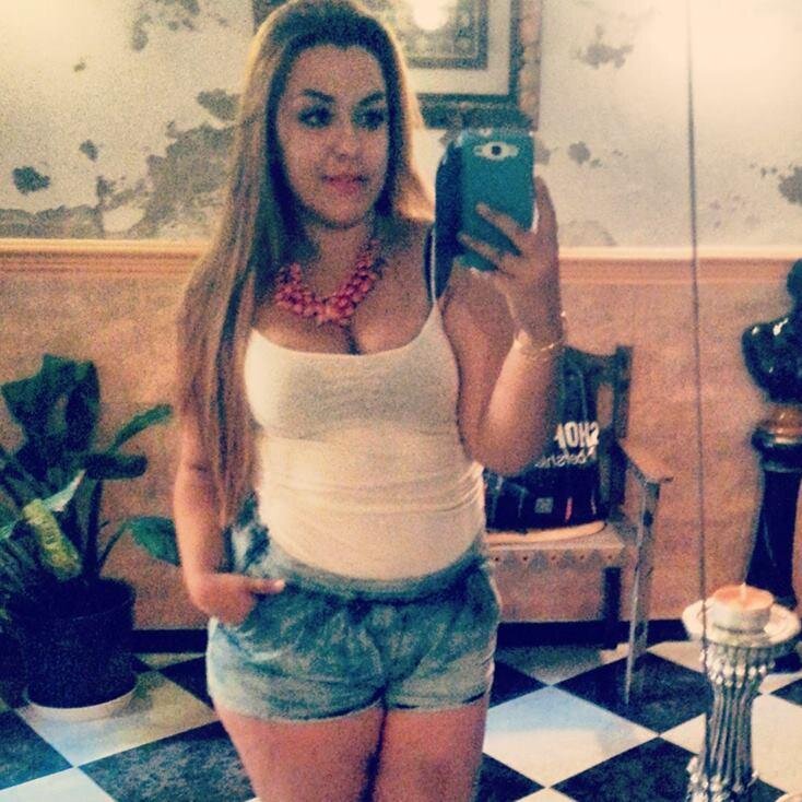 taniiaamador28's profile picture. 