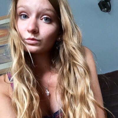 juliaczar's profile picture. I get lost in the beauty of everything I see. The world ain't half as bad as they paint it to be.