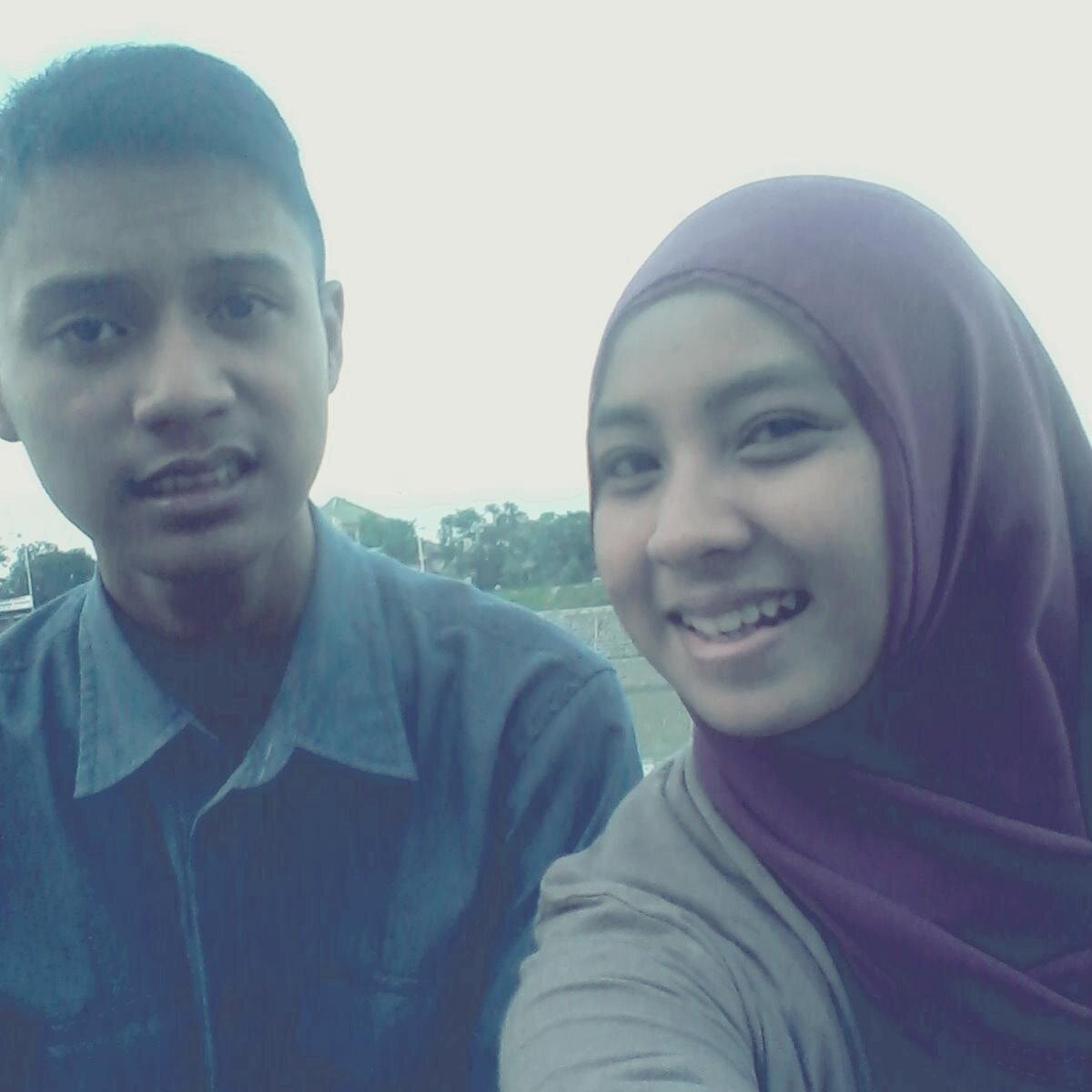 Sahabat adalah orang yang berani membantumu tetap berdiri walaupun seluruh dunia ingin menjatuhkanmu :) loveyou ♥ ♥  ♥ ✈ ✈