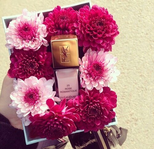 I am a Muslim teenager I have a dream I want to achieve I love chocolates and roses :)