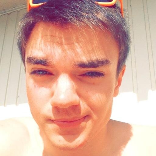 DHRomain's profile picture. Séries & Sports Addict