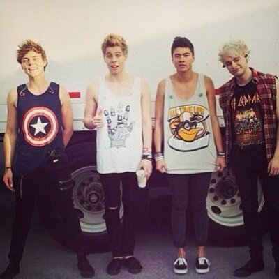 5SOScxnfessixns's profile picture. DM us your hot/sexual dreams and confessions about the 4 sexy boys ❤️ {we keep it anonymous for sure }