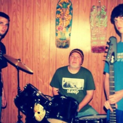 We are a Rock And Roll/Metal band from a small town in Ohio. There are fout of us. Mac - Bass, David - Lead Singer/ Lead Guiatr, Scott - Drums,Hunter-Guit/Voc.
