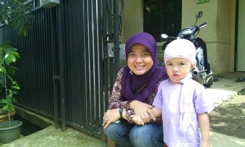 Studied PR @Interstudi. A happy Mom for Naya and (trying to be) a better wife for @novryans :*)