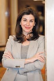 SerranoArenales's profile picture. Soy una chica normal a la que le gusta la gente, y lo que le importa a la gente; por eso me dedico a la Política (sí con mayúsculas), economista de profesión.