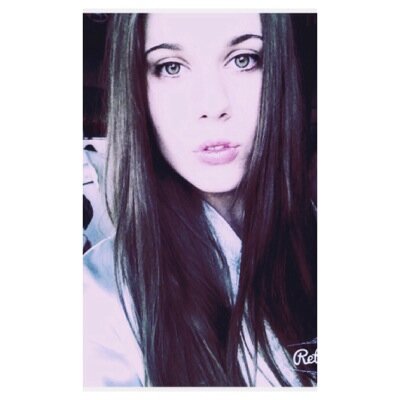 PetrovicElisa's profile picture. Follow me, I follow back ▲