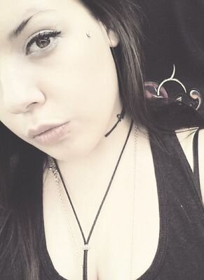 MxExGxS's profile picture. I know two twisted people and only they know each other.