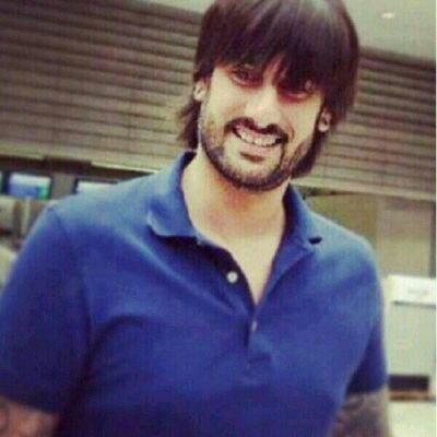 Twitter dedicado a @Melendioficial. Aquí escribiremos frases de sus canciones.Seguimos a todos.