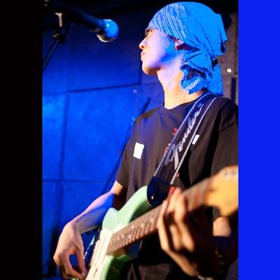 ギター弾き。 オリジナルバンド「百烈団」、ぼざろコピバンで活動中。 神経質で大雑把。 音楽とお笑いが好き。 ハードルを上げてくぐる。人生一生勉強だね。 猫背のまま虎になりたい。笑え叫べ歌え。ジミヘン、小室哲也、平沢唯と同じ誕生日。