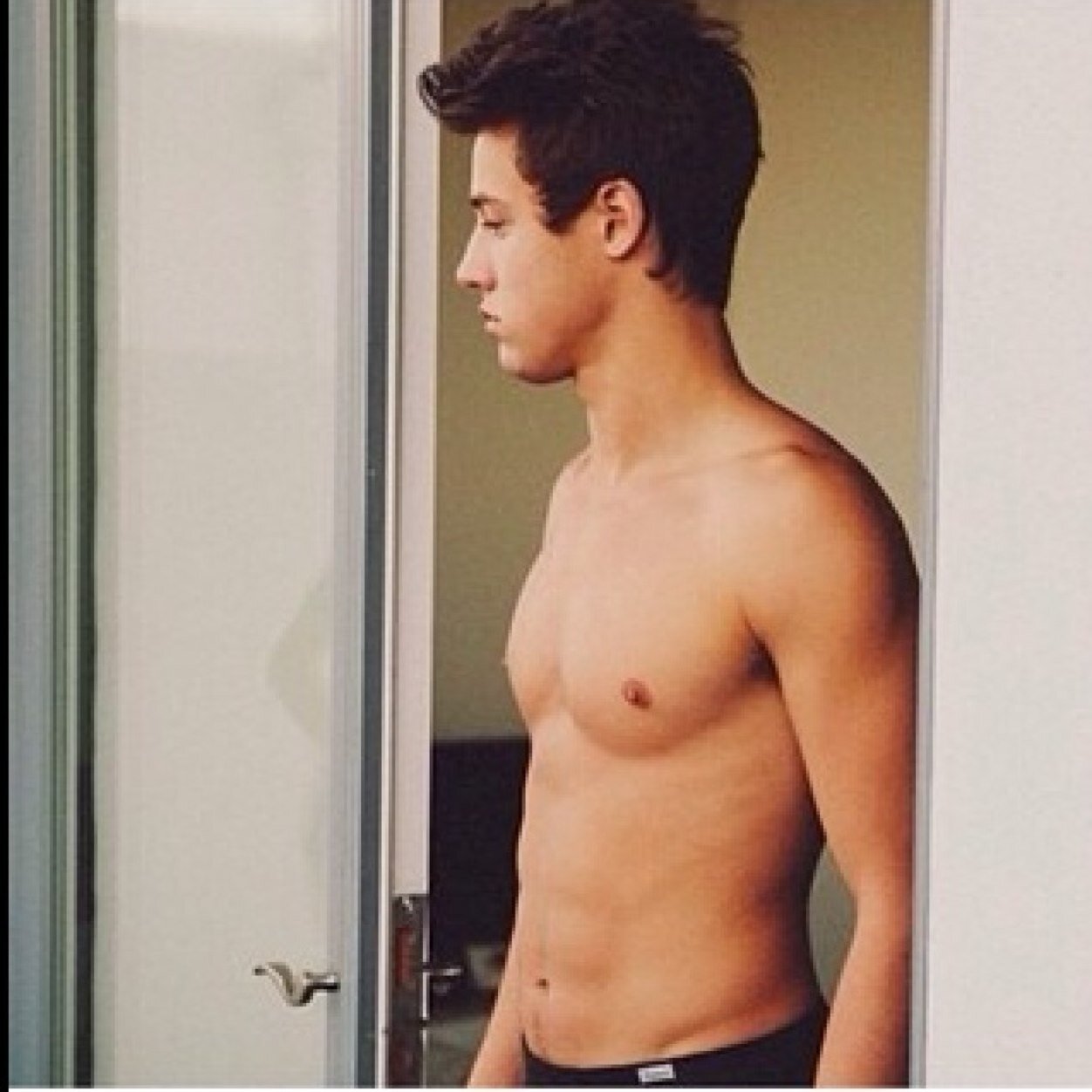 Cameron dallas is the only person who can make me smile - 0/12