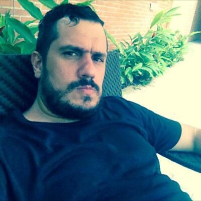 un silencio culposo vale más q un contingente con armas. revalidemos lo q queremos una Venezuela en paz
