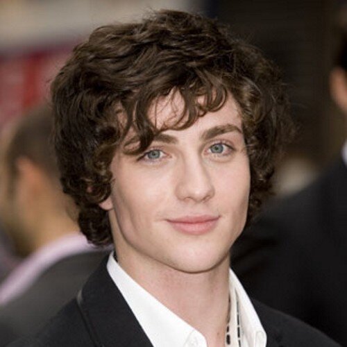 17. Hijo de ElNiñoQueVivió y de la exbuscadora de las Arpías de Holyhead. «¡Yo seré el siguiente merodeador!» Buscador de Gryffindor. Luna. #FreeRol