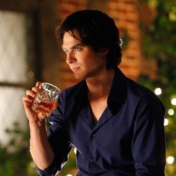 Leonard Crowley lider mortifago, vampiro con problemas de alcoholismo me puedes encontrar en @MOE_Rol