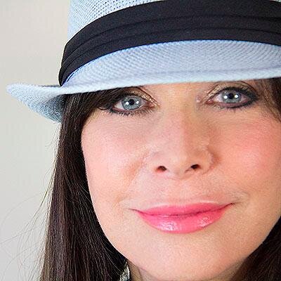 Professional Makeup Artist. Specializing in weddings, photography, special occasions, film, camouflage makeup techniques, and makeovers. Focusing on Fabulous.