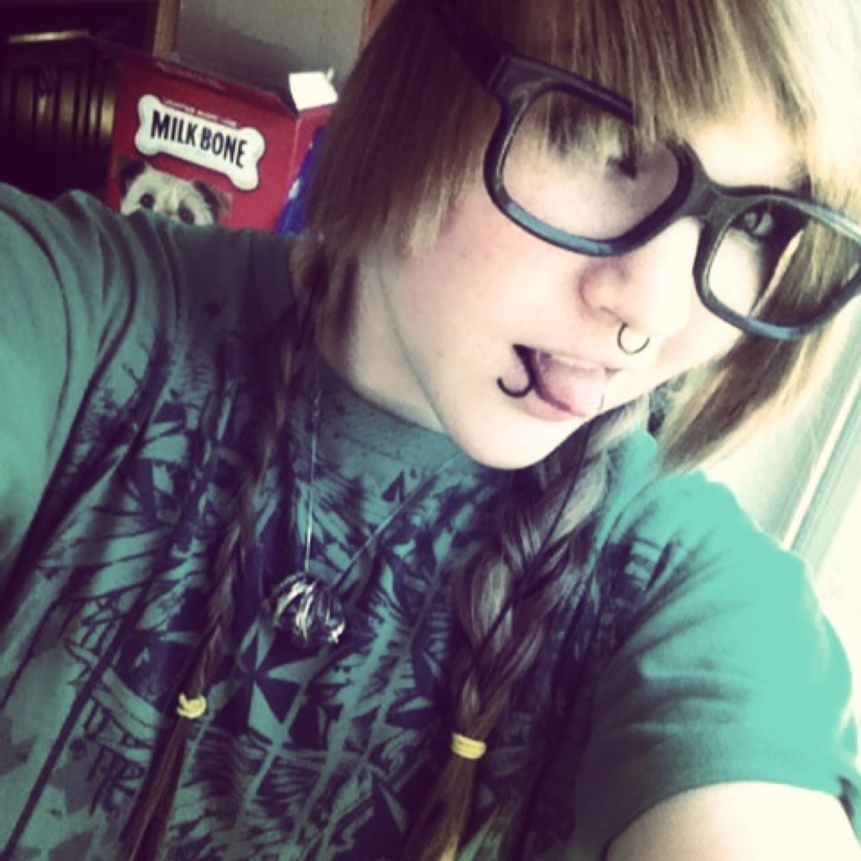 Kammie_uglyXD's profile picture. Under ur bed |kik=kammie_unicorn| snapchat = kammie_unicorn|insta- kammie_ninja |