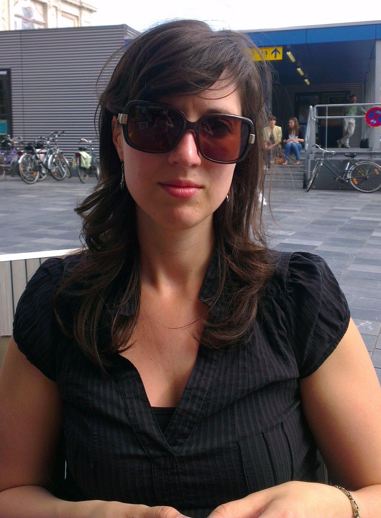 Personeel van Nilis en Martini, liefhebber van mijn geliefde #druivenstreek, superfan van @tempooverijse, #winelover