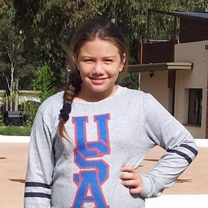 hello my name is Paulina ,I love one direction, my favorite song is better than words, they are the best in the world, is a boy band four British and one Irish