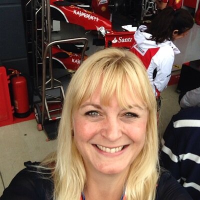 Author of Simply Perfect, Facing Changes and Moving On https://t.co/1jk5enQ69x New novel out now! 'Lucia's Love' currently working on book5 📖