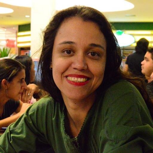 Portadora de Síndrome de Asperger, cantora,Muti-instrumentista,adoro cantar, tocar e houvir música. Musica é a minha vida sempre vai ser e sempre será.