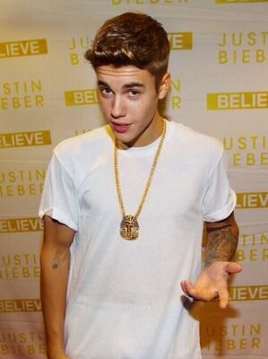 I love justin bieber and harry styles . Thay both are my life and Louis and zayn and Liam and Niall are my life .I am a belieber and a directioner.