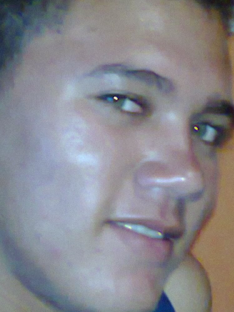 sou uma pessoa bem brincalhona gosto de sair com os amigos pra mi divestir sou calmo nao gosto de briga e sou muito feliz!!!
