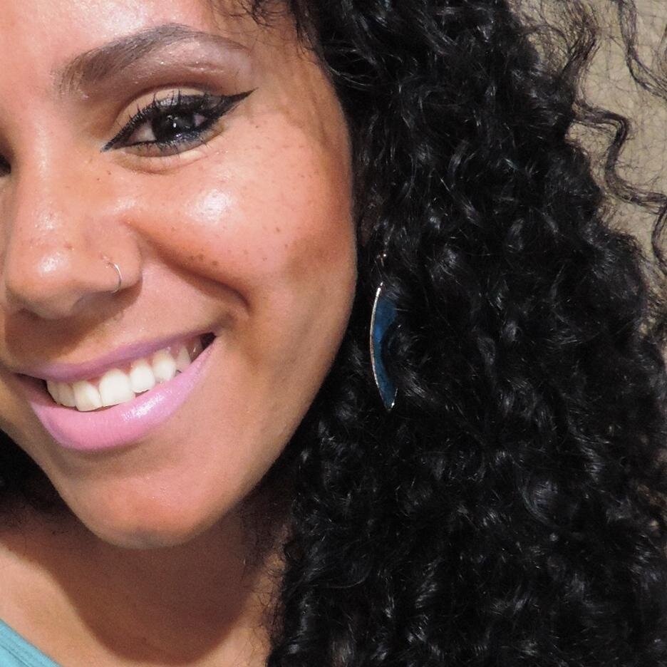 Gosto do que faço, sou estudante de Publicidade e Propaganda e ... é isso aí!