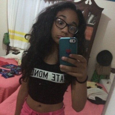 chloecarbone's profile picture. instagram ; _queenchloe_x3