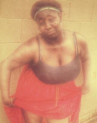 IM SINGLE  I LOVE SOFTBALL MY INSTAGRAM NAME LUDAISHA PLAEASE YET MY UP