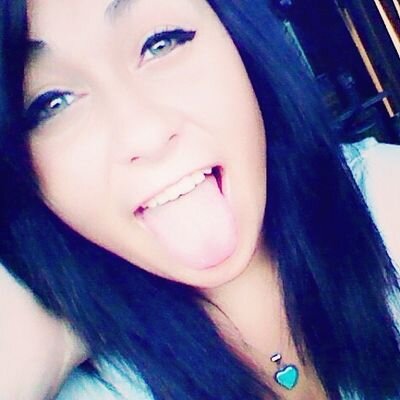 Im not the AVERAGE girl .... I can be a REALLY big flirt If I like you, a major bitch, but im pretty chill.... party hard till the next day(: