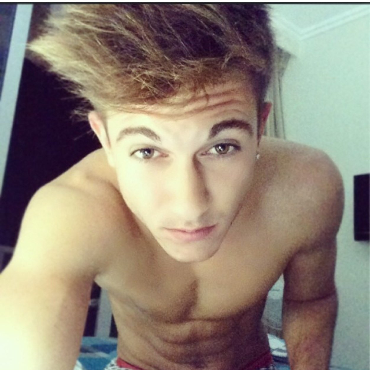 Just looking to meet new people and have a good time. -17-