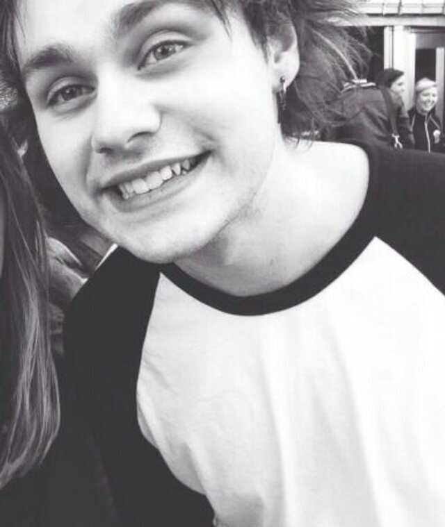 ElizabethS1d's profile picture. Hi