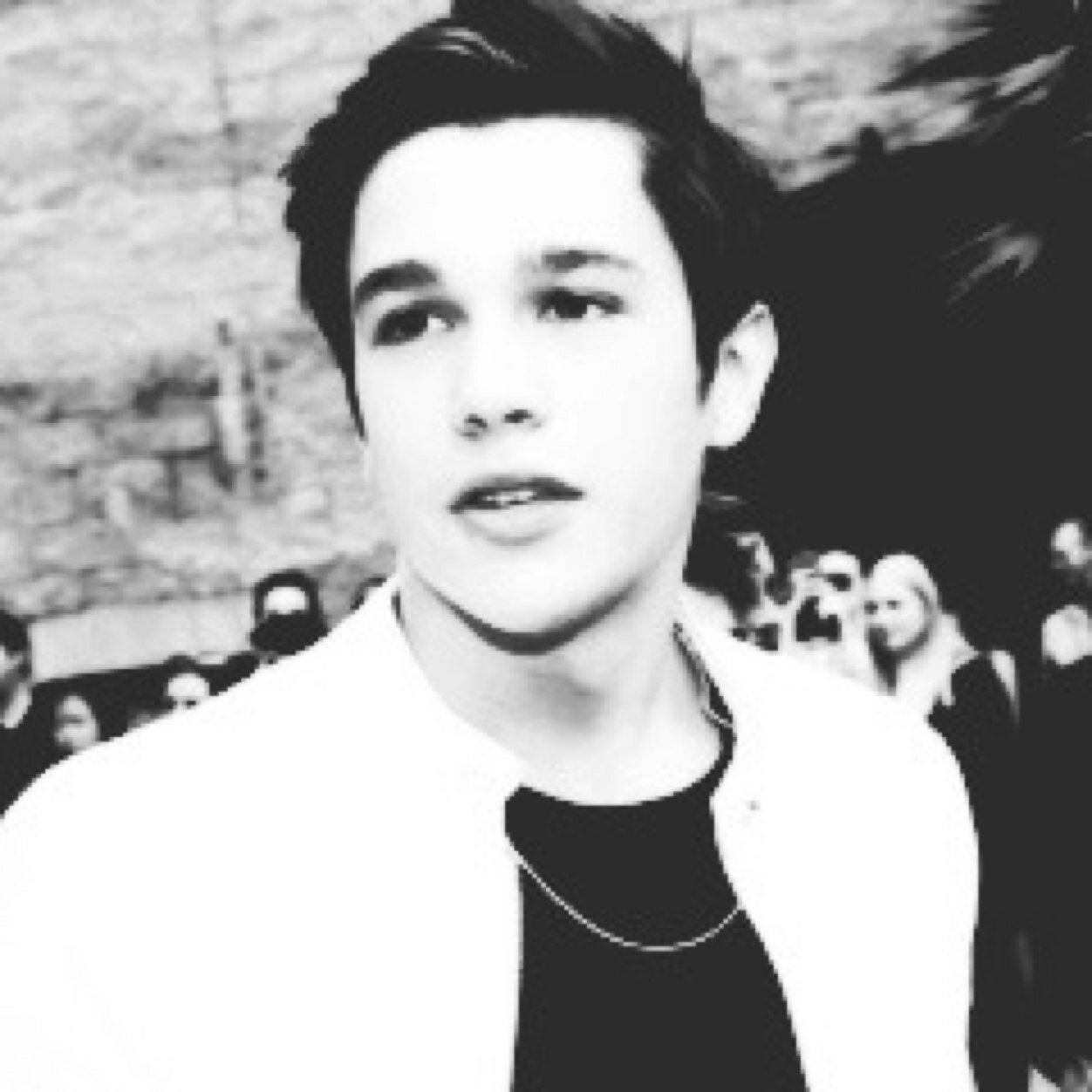 ♛You're like a drug no rehab can fix it. @austinmahone followed me 03/14/14♛